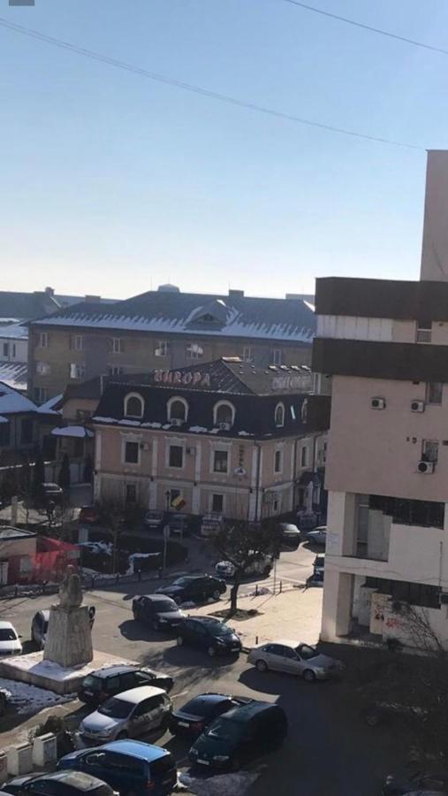 Garsoniera Lux Centru Pietonal Tirgu - Jiu Târgu Jiu Exterior foto